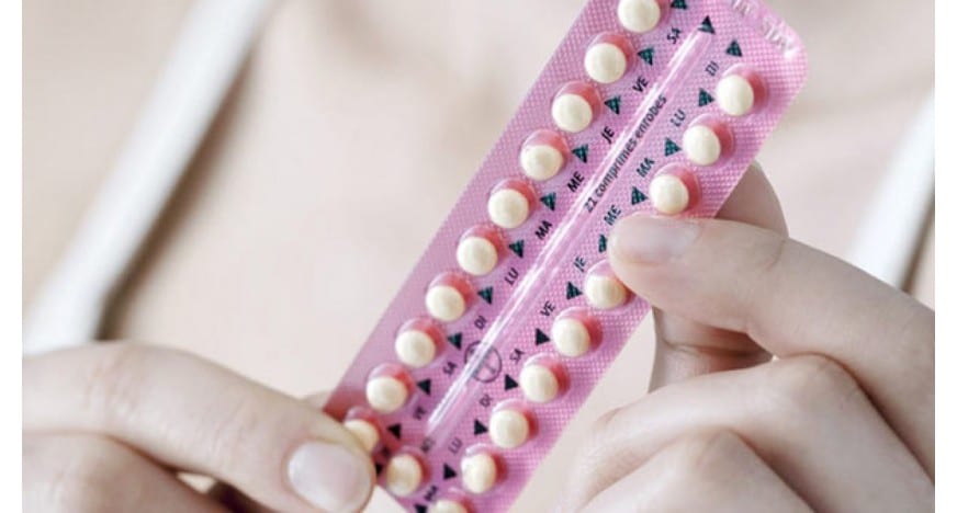 Pillola anticoncezionale: come funziona, quanto è efficacie, quando iniziare a prenderla, effetti collaterali