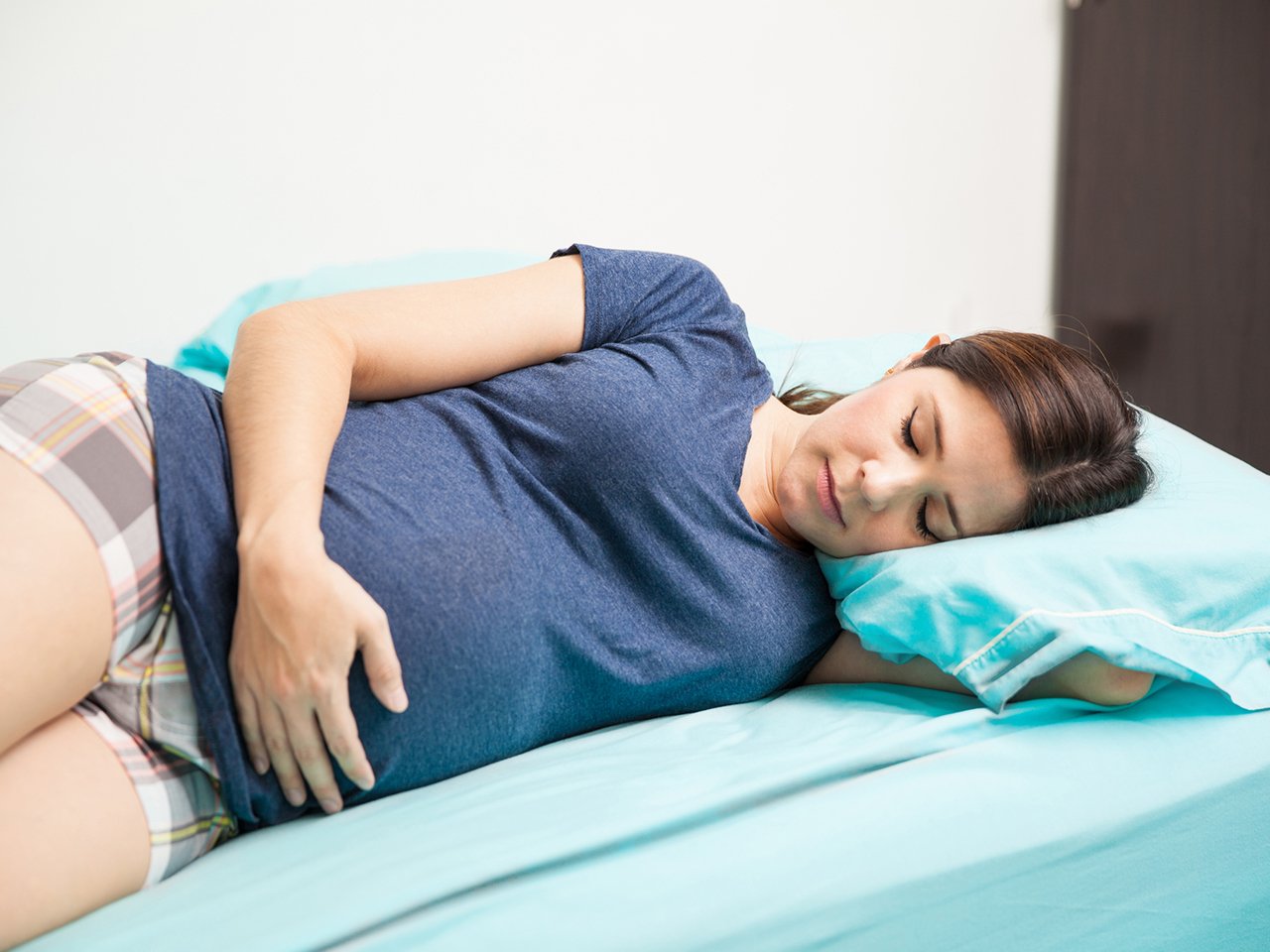 Sonnolenza in gravidanza: perché viene, e come gestirla
