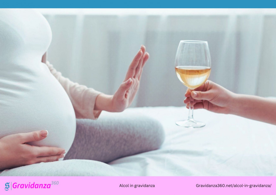 Donna incinta che rifiuta un bicchiere di vino